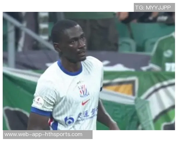 阿苏埃表现起伏不定一球难掩失误频频与球权流失