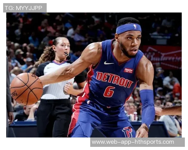 麦凯恩成功接受拇指韧带修复手术预计缺阵至少一个月 麦凯恩成功接受拇指韧带修复手术预计缺阵至少一个月