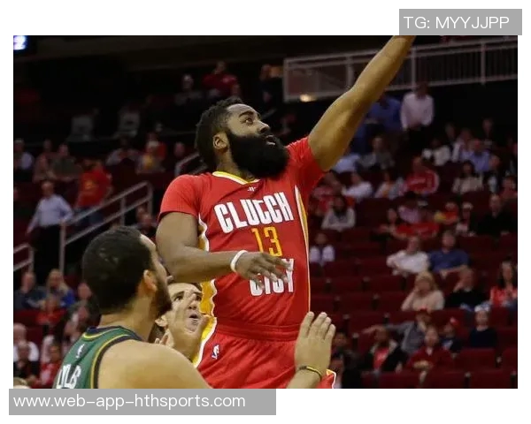 火箭客战鹈鹕登机照曝光KD羽绒服气质出众电风扇随队征战 火箭客战鹈鹕登机照曝光KD羽绒服气质出众电风扇随队征战