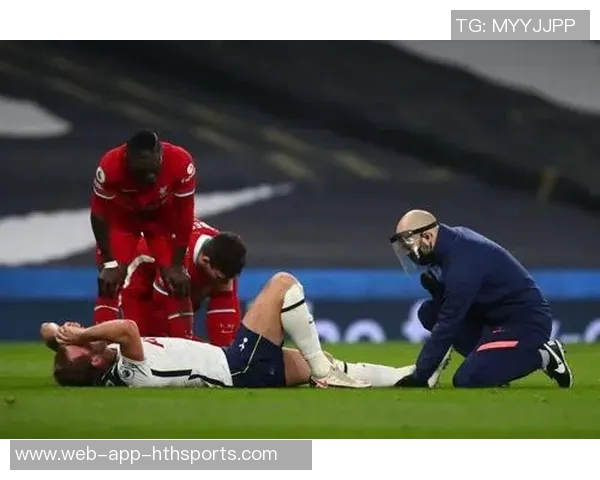 亨特膝盖受伤缺席下半场阿特金森称不必冒险继续比赛