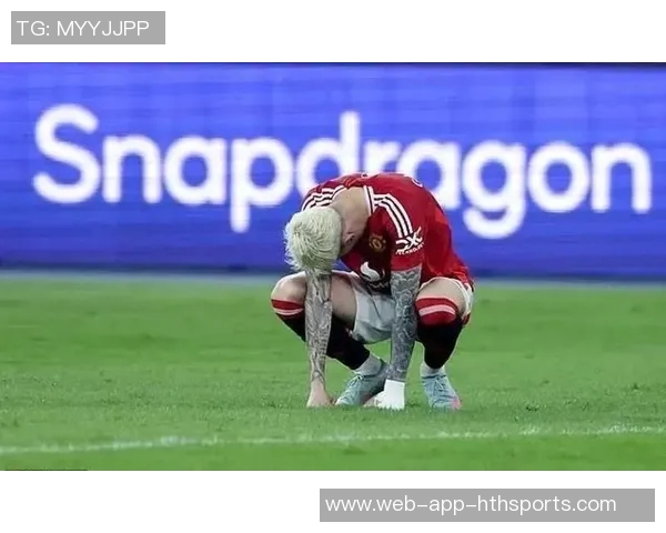 B费休息期间亲临训练基地现场观摩替补球员训练情况 B费休息期间亲临训练基地现场观摩替补球员训练情况