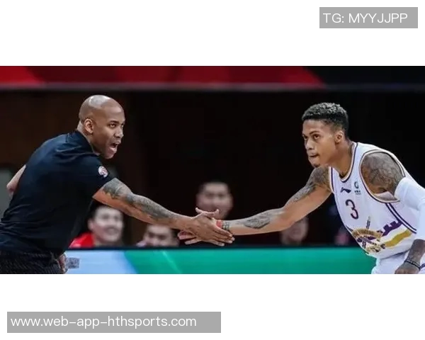 内线核心表现出色科内特半场高效贡献8分4板1帽助球队领先